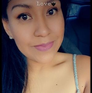 Meet your Posher, Ana